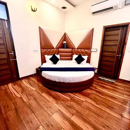 Hotel Woodcrest Zirakpur - Best Family Hotel By - A Unit Of Sidham Group Bagian luar foto