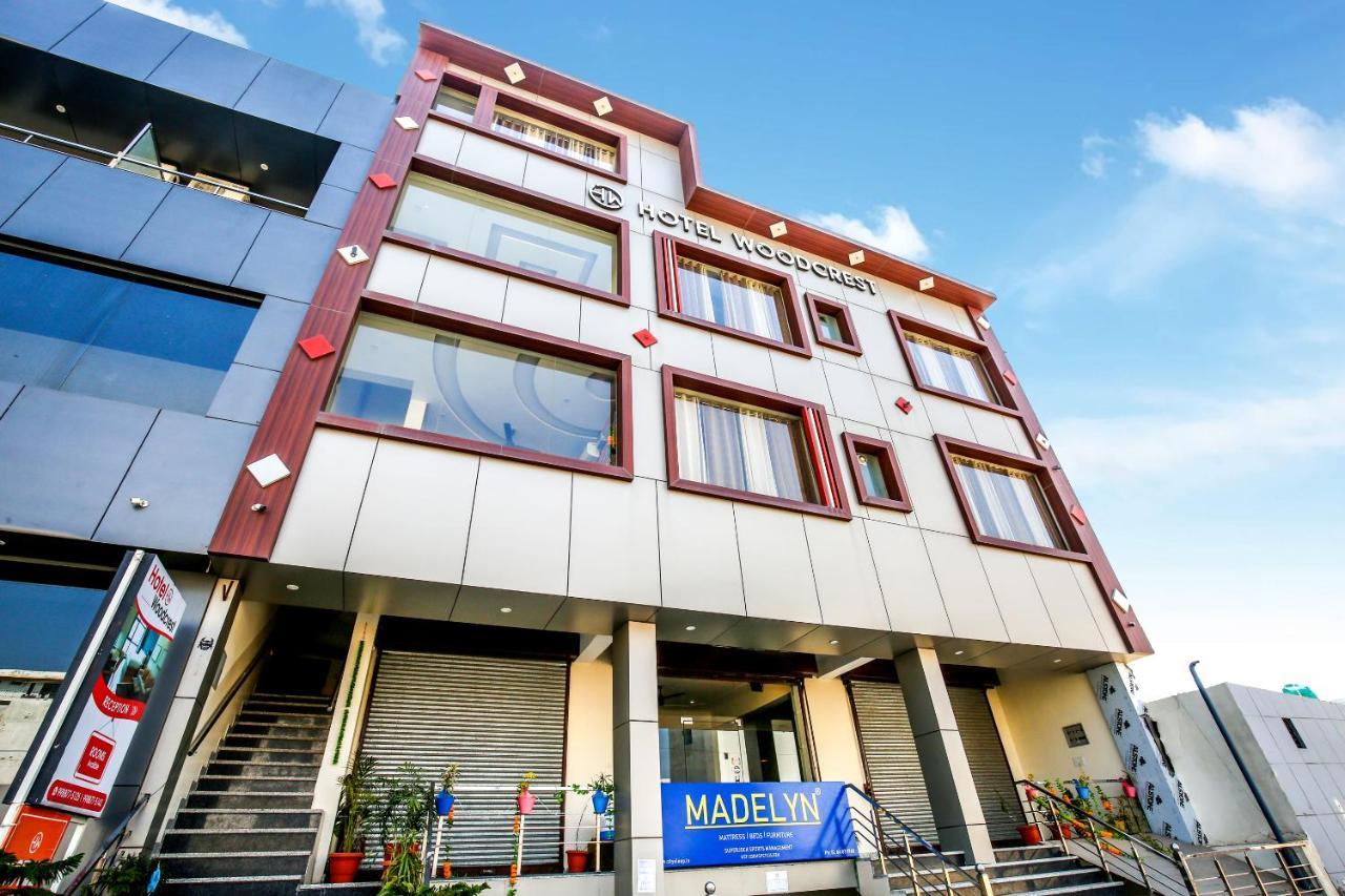 Hotel Woodcrest Zirakpur - Best Family Hotel By - A Unit Of Sidham Group Bagian luar foto