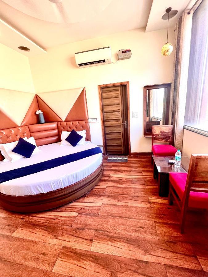 Hotel Woodcrest Zirakpur - Best Family Hotel By - A Unit Of Sidham Group Bagian luar foto